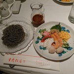 重慶飯店 - 海鮮冷麺（2100円）2018年7月