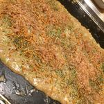 h Okonomiyaki Teppan Yaki Tsurujirou - 明太子もちチーズもんじゃ、伸ばして、ベビースター掛け