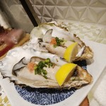 すし・魚処 のへそ  - 石巻の生かき・＠６００円