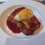 OGINO organic Restaurant - フレンチトースト　バニラアイスと塩バターキャラメルソース
      