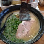 久留米ラーメン 三代目よかろうもん - らーめん650円