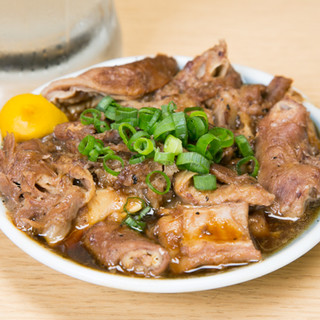 西口やきとん名物！皿ナンコツがクセになる美味しさ。