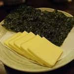 大衆酒場　ふくろ - 韓国のりとチーズ   380円