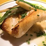 ル・ジャルダン・デ・サヴール - マコガレイのポワレ 島らっきょうのピューレ さらにアップ