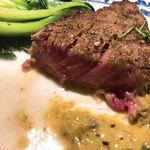 ル・ジャルダン・デ・サヴール - 鹿児島県産黒毛和牛の炭火焼 タルタル仕立ての肉の断面