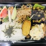 野菜のアイデケーノ - チキン南蛮弁当(本日の野菜サラダバー、もやしのピリ辛ナムル、ひじきとお豆の梅肉ソース和え)ご飯大盛り972円