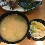 日本海庄や - ご飯セット ＠３００円。味噌汁とお漬物。西京焼と一緒に、と注文しましたが、その通りに運ばれて来ました。当たり前かもしれませんが、そういうことが大事なですね(^｡^)