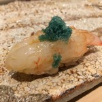 鮨西光 - ボタン海老　甘海老の卵のせ