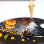 ラトラスフィス - ランチコース 7371円 のデセールに見立てる3種類のフォアグラ シェフのフィロソフィー