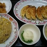 餃子の王将 - 炒飯セット972円