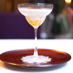 ラトラスフィス - ランチコース 7371円 のスモーク香るジャガイモとトリュフのヴルーテ オマール海老と地鶏のコンソメジュレ