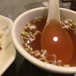 中国民菜 萬天 - チャーハンのスープ