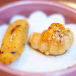 ラトラスフィス - ランチコース 7371円 のケークサレ、クロワッサン