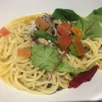 世界のワイン博物館 グランフロント大阪店  - 自家製オイルサーディンとアンチョビのパスタ