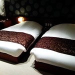 強羅温泉 雪月花別邸 翠雲 - メインのツインベッド。