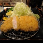 とんかつ いわい - [特選]ロースかつ定食(120g)アップ