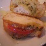 Pianta - トマト、チーズをサンドしたパン