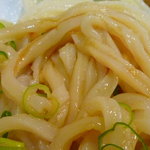 手造りうどん 楽々 - うどんに生醤油ﾁｮﾛﾘﾝｺ