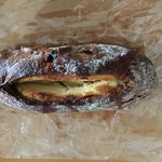 ラトリエ ドゥ プレジール - パン・オ・ノワ　エ　レザン・オ・フロマージュ