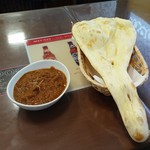 ベンガルカレー亭マンナン - マトンマサラ　ナン