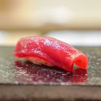 鮨 なんば 日比谷 - 赤身　38℃/21℃