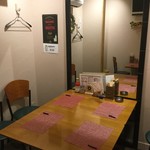 お酒とごはん　菜々 - 4人掛けテーブル