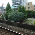 アコルドゥ - 富雄駅から望む