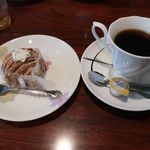 Kohisarongogo - 渋皮栗モンブランとコーヒー