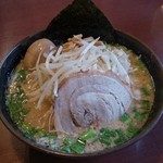 つるおか家 - みそラーメンもやしトッピング