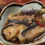 さば銀 - お通しは、茄子の揚げ浸し。