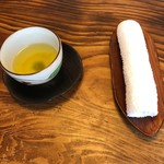 草喰 なかひがし - おしぼりとお茶