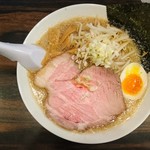 らーめん 稲荷屋 - 背脂醤油ラーメン(18-07)