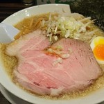 らーめん 稲荷屋 - ラーメン　アップ(18-07)