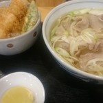 手打ちうどん寺屋  - 肉うどん