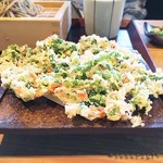 あずみのおそば樽屋玄助 - 青さのりと桜海老のかきあげ