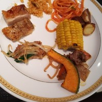 フォレストガーデン - チキン、ジンギスカン、ナポリタン、ジャンバラヤなど