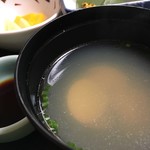 味処 佐とう - お椀には色々な出汁が効いてる