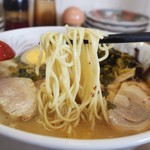 ラーメン角萬 - 特製ラーメン（麺）