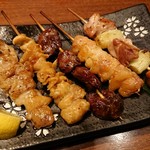 個室居酒屋 あばれ鮮魚 日本酒横丁 - 串盛り合わせ