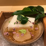 銀座 しのはら - 伊勢海老洗い、長芋寒天雲丹、空豆、浜ぼうふう