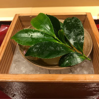 銀座 しのはら - 伊勢海老洗い、長芋寒天雲丹、空豆、浜ぼうふう