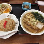 Chuuka Hanten Taihou - ラーメンと焼き飯のセット