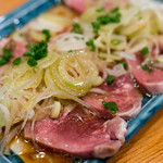 もつ焼き煮込み鶴田 - 2018.7 炙り上たん刺（550円）