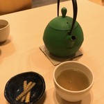 うなぎ処　岡 - 骨せんべい&お茶