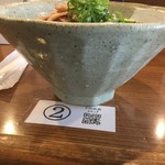 荒町商店中華そば ふじやま - 切り立った八角丼