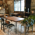 ラフ&タフ コーヒースタンド - 店内の様子1