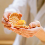 銀座 しのはら - ぱっか～～んフォアグラ最中