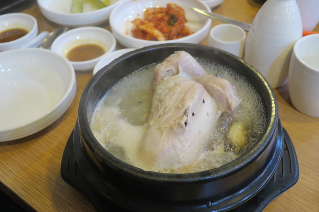 한방삼계탕 漢方参鶏湯 江南 カンナム 韓国料理 食べログ