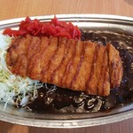 ゴーゴーカレー - ロースカツカレー中。