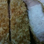 丸五 - 丸五・特ロースの断面は繊細で美しい限りなく白に近い薄桜